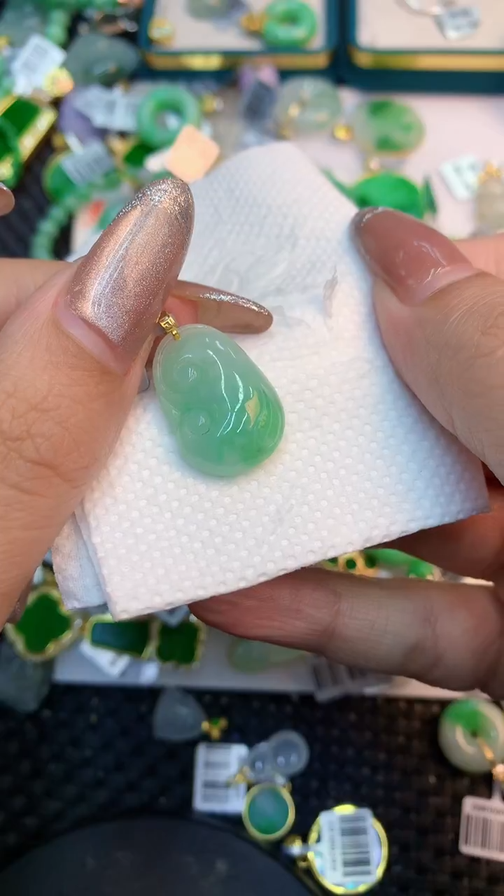 颈饰未镶嵌翡翠1