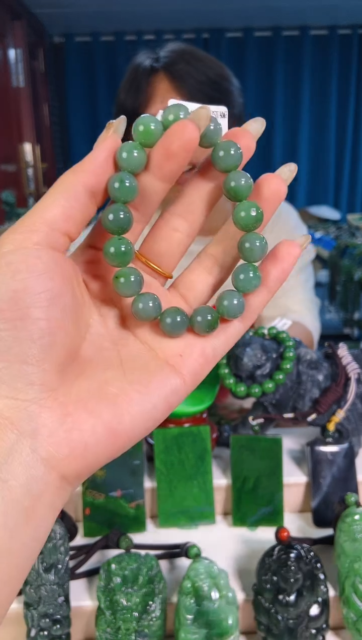 和田玉未镶嵌颈饰1