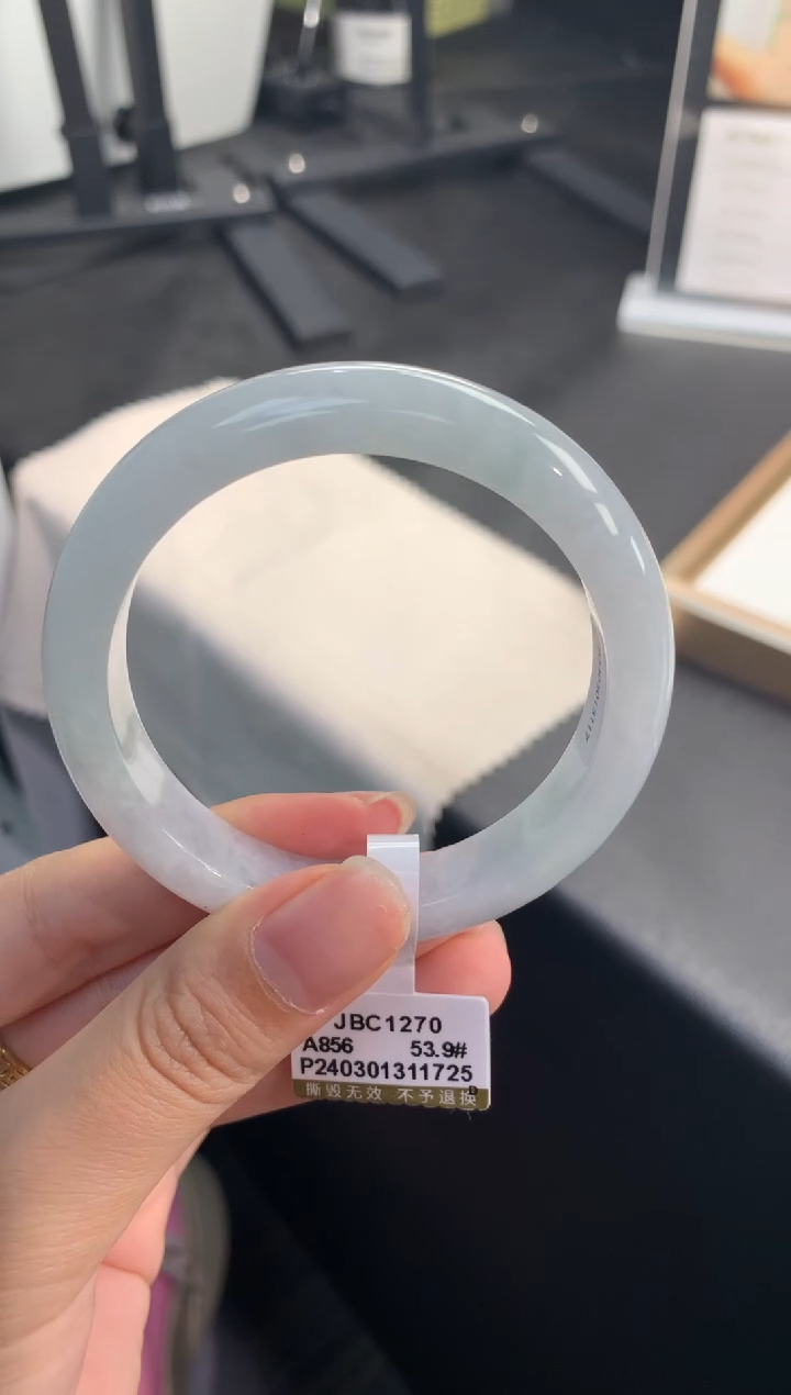 【闪购商品】翡翠手镯未镶嵌          