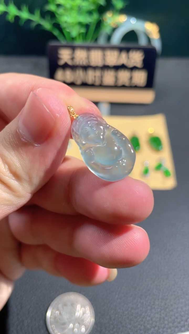 翡翠18K金镶嵌颈饰翡翠