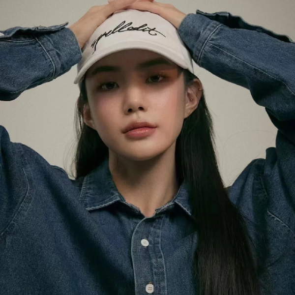 M81 SPELL唇印刺绣休闲帽圆顶三色小众棒球帽子女