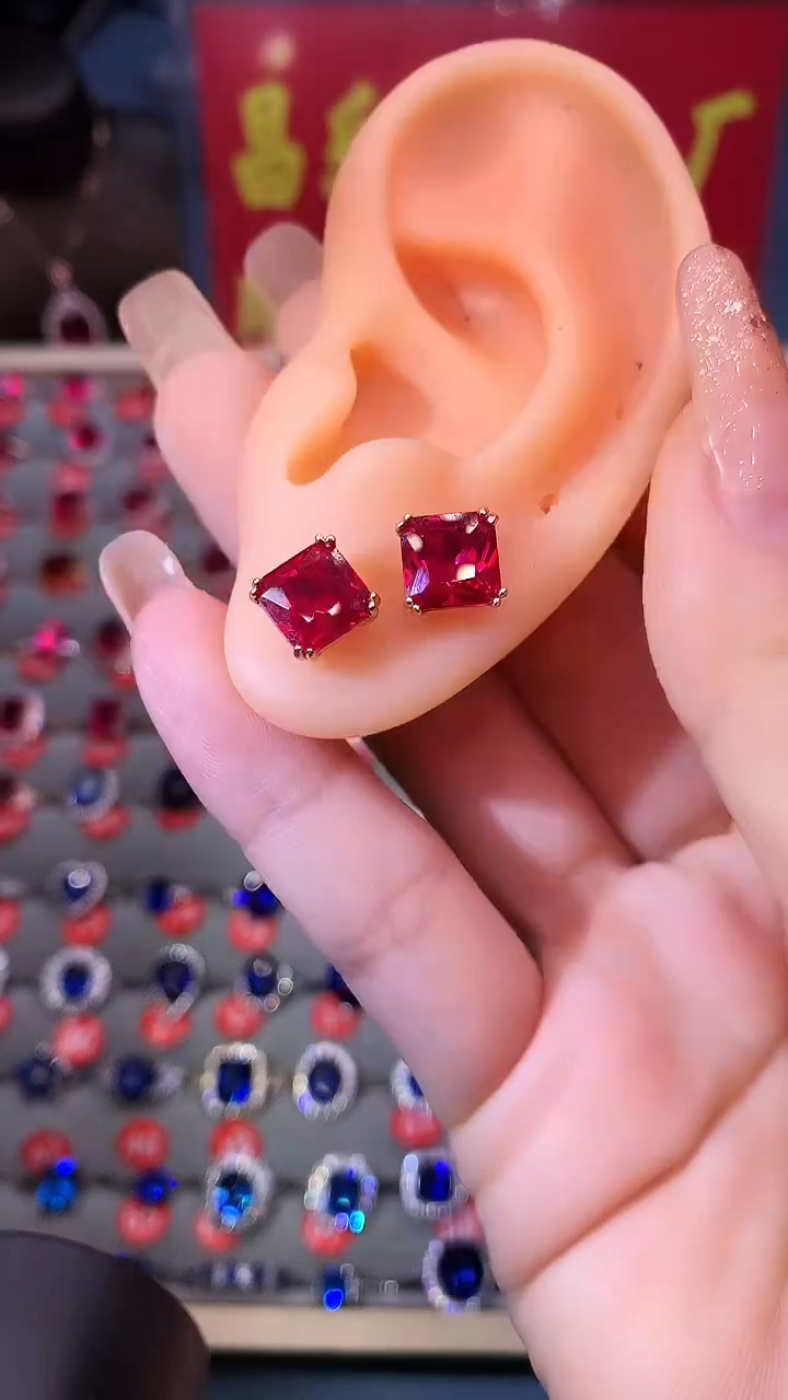 【闪购商品】红宝石耳饰银S925镶嵌111111