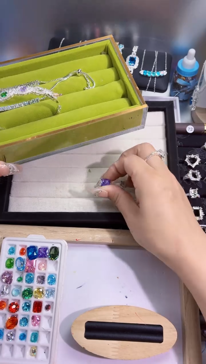 锆石铜合金二****光    