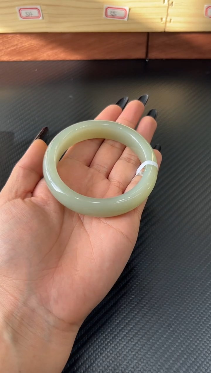 未镶嵌手镯和田玉衡*焱且末近矿微色差57+