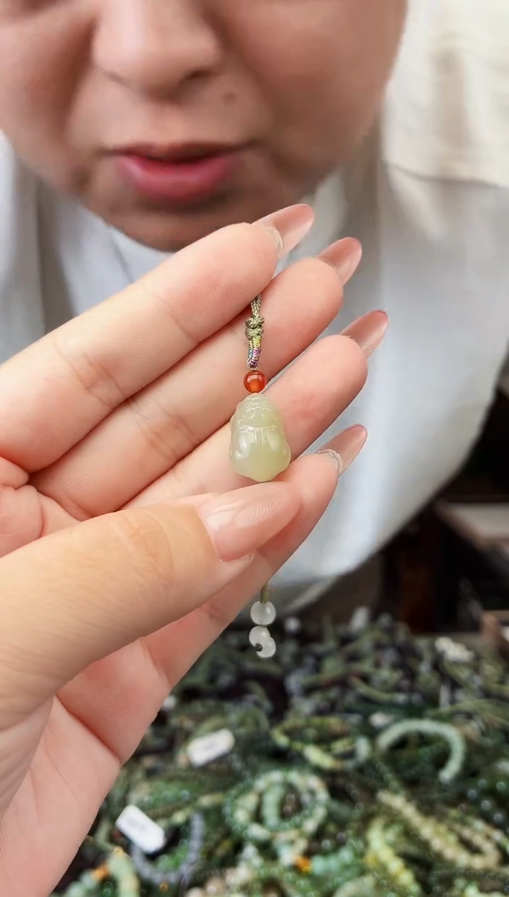 和田玉未镶嵌颈饰拍一发一