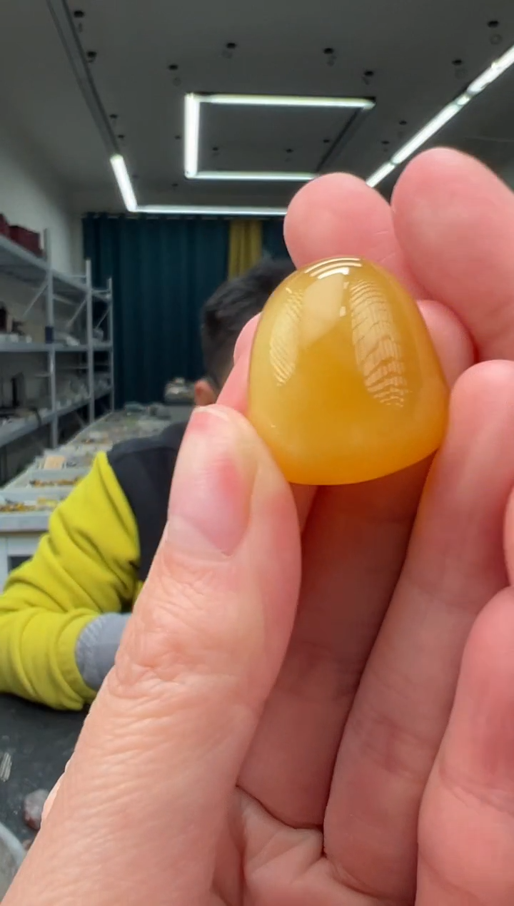 琥珀颈饰未镶嵌吊坠