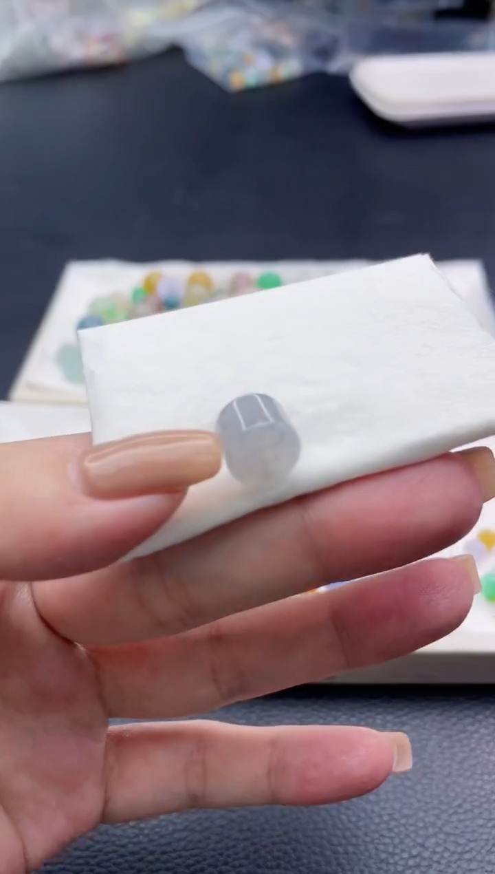 未镶嵌定制翡翠快****鲤珠子