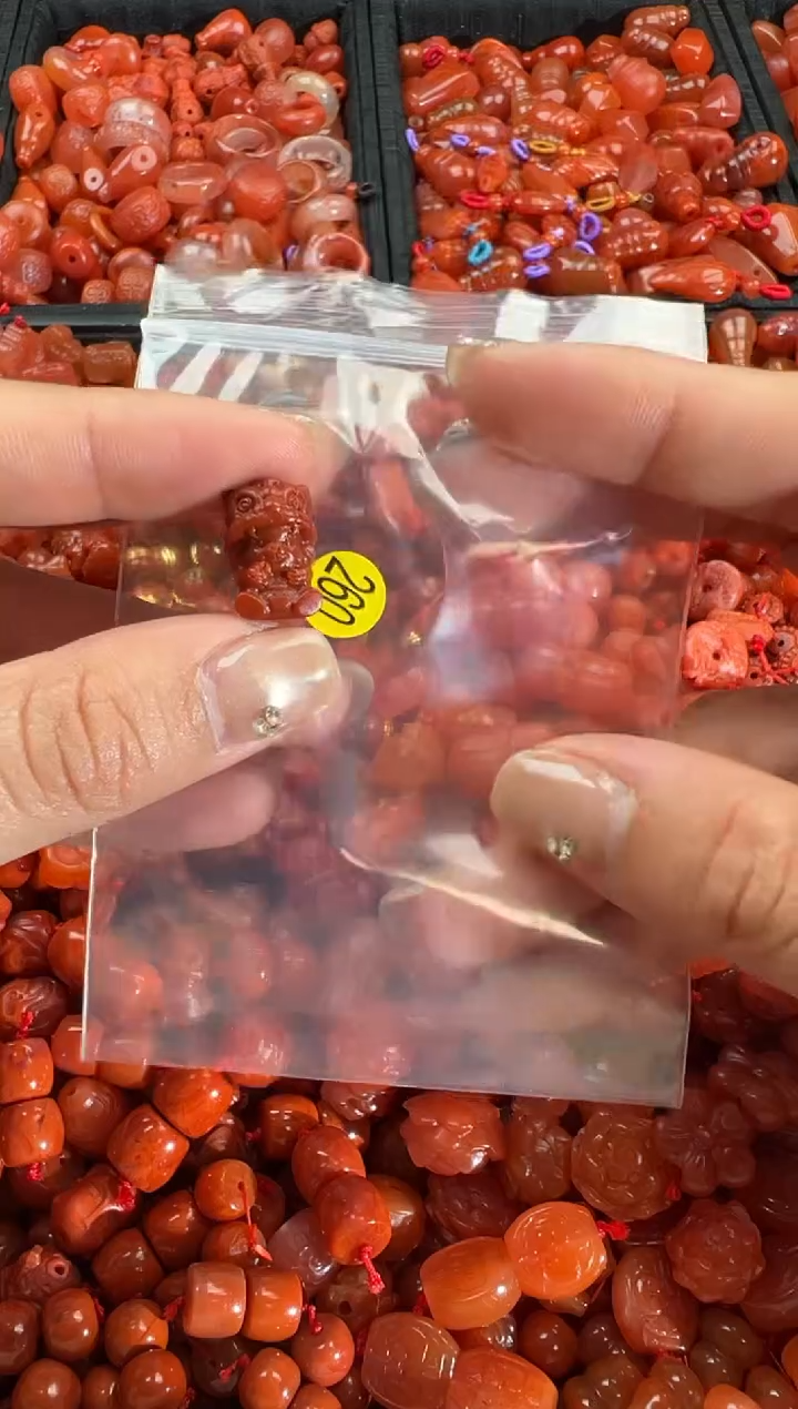 【闪购商品】南红玛瑙颈饰未镶嵌1