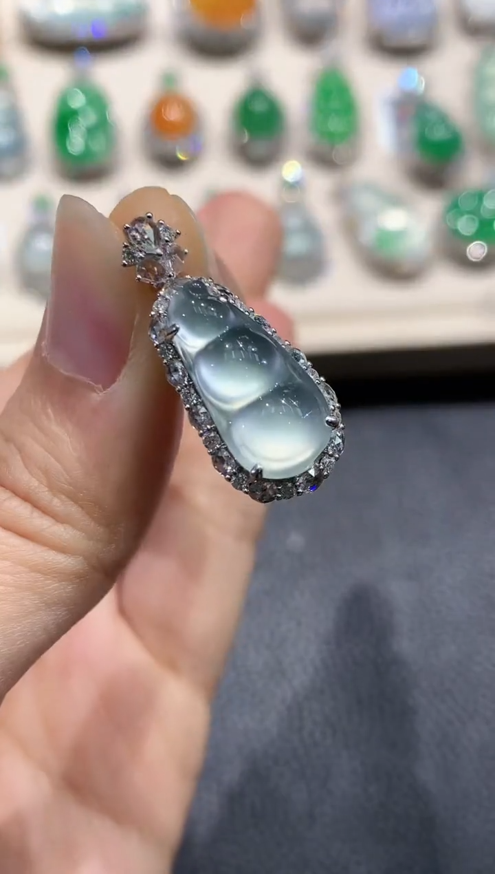 【闪购商品】翡翠吊坠(不含链)18K金镶嵌c123     