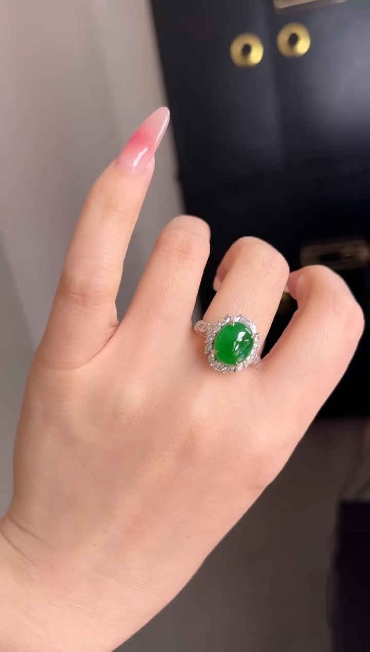 【闪购商品】翡翠戒指18K金镶嵌满绿小帝绿戒指