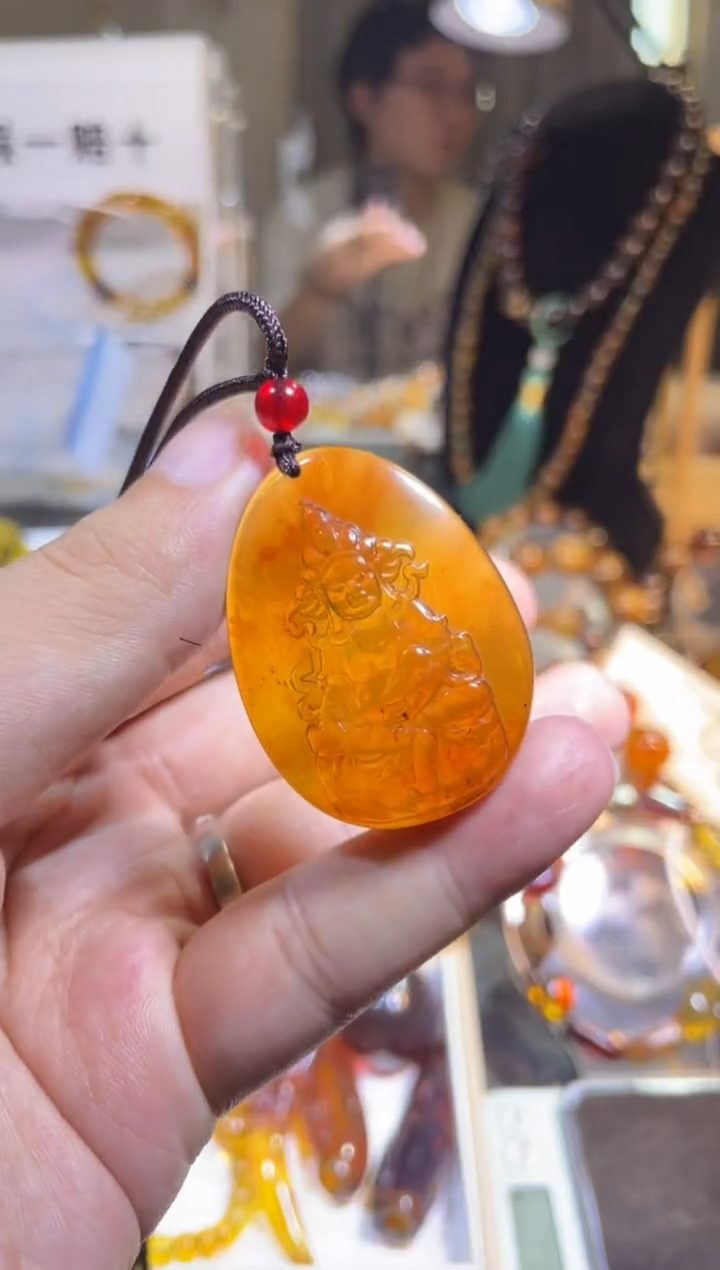 裸石琥珀未镶嵌金棕 黄财神