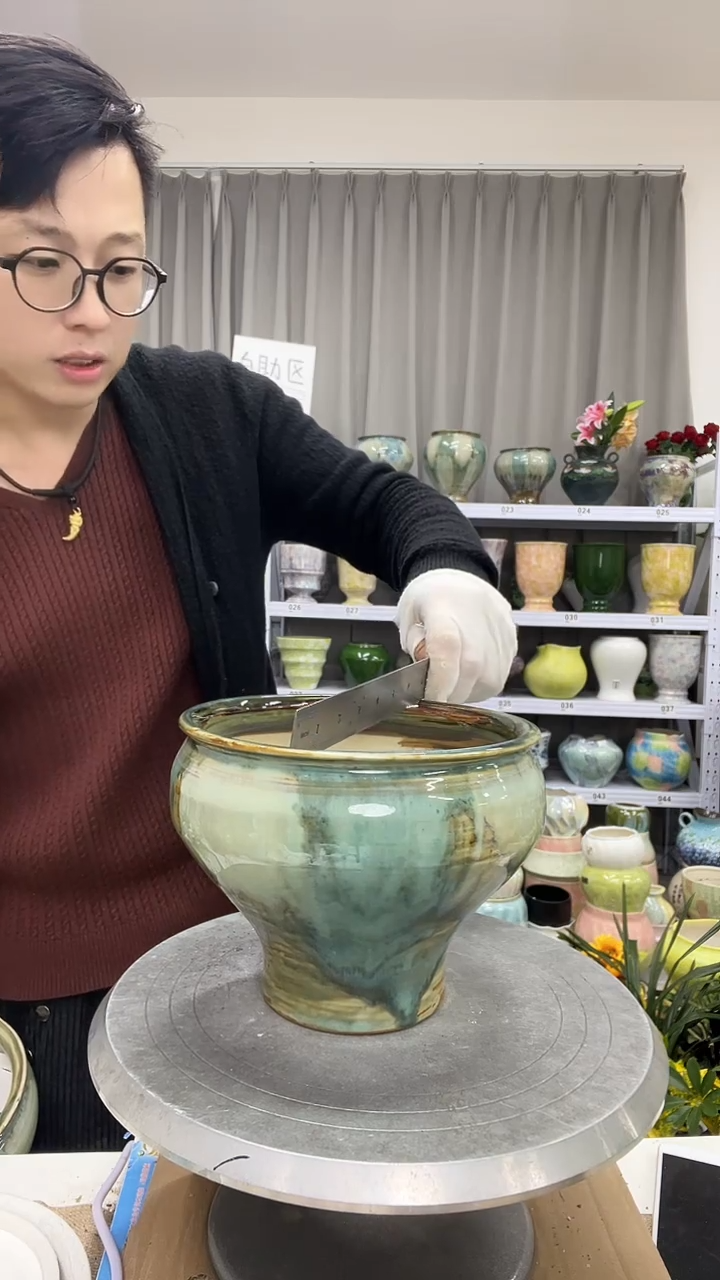 【12.10陶瓷花盆】  高度    15.5口径     17.5