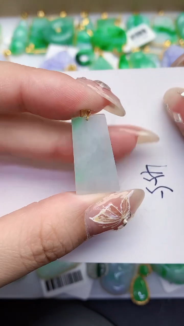 【闪购商品】翡翠颈饰18K金镶嵌000000000000