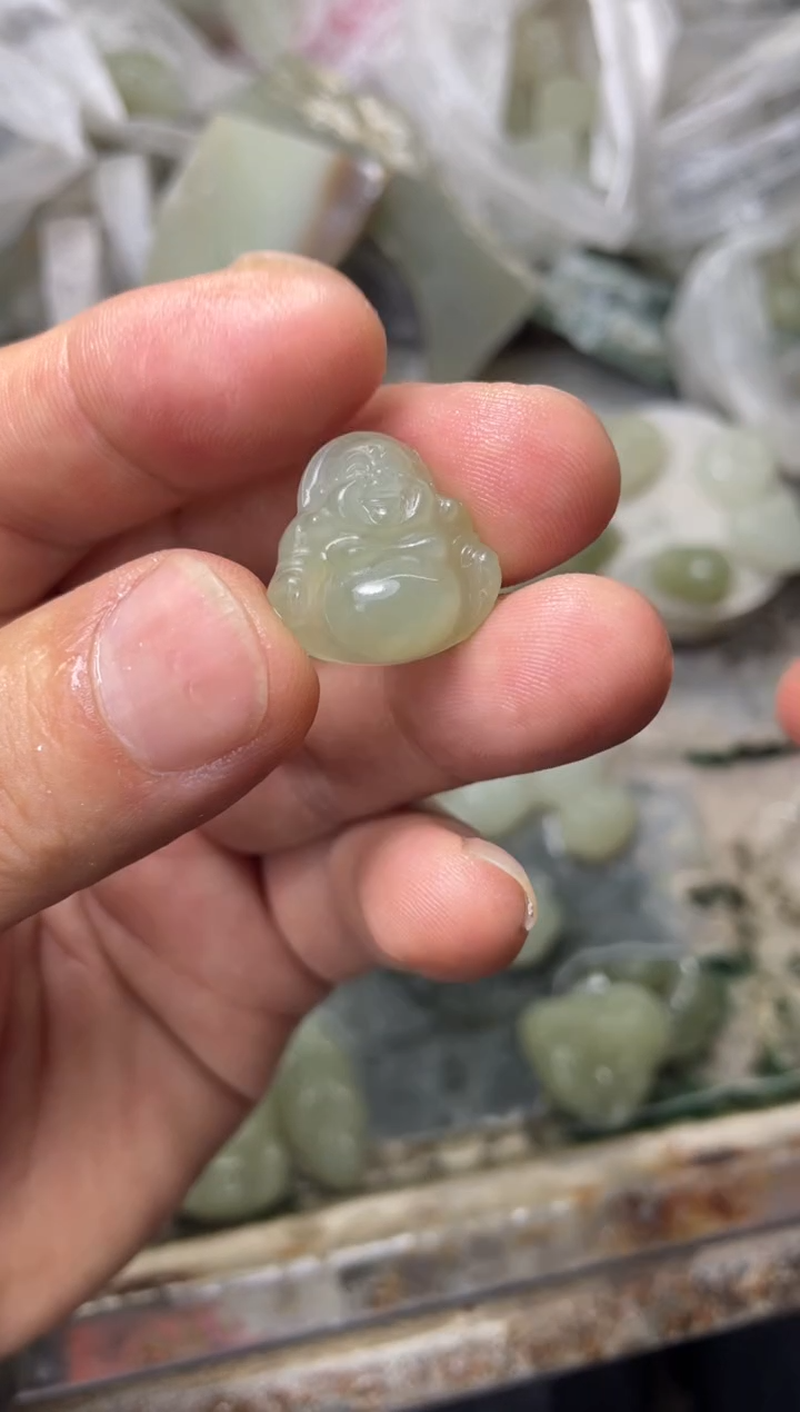 和田玉未镶嵌颈饰1