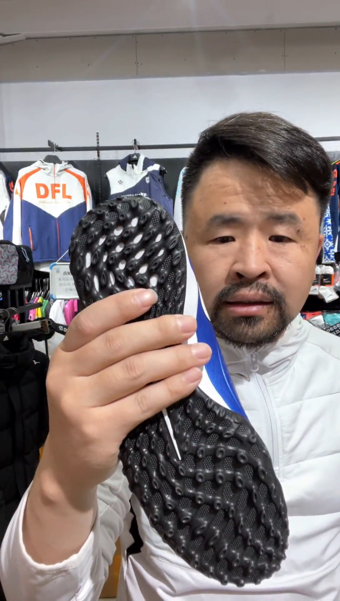 麻*烫尺码44.5，价格399