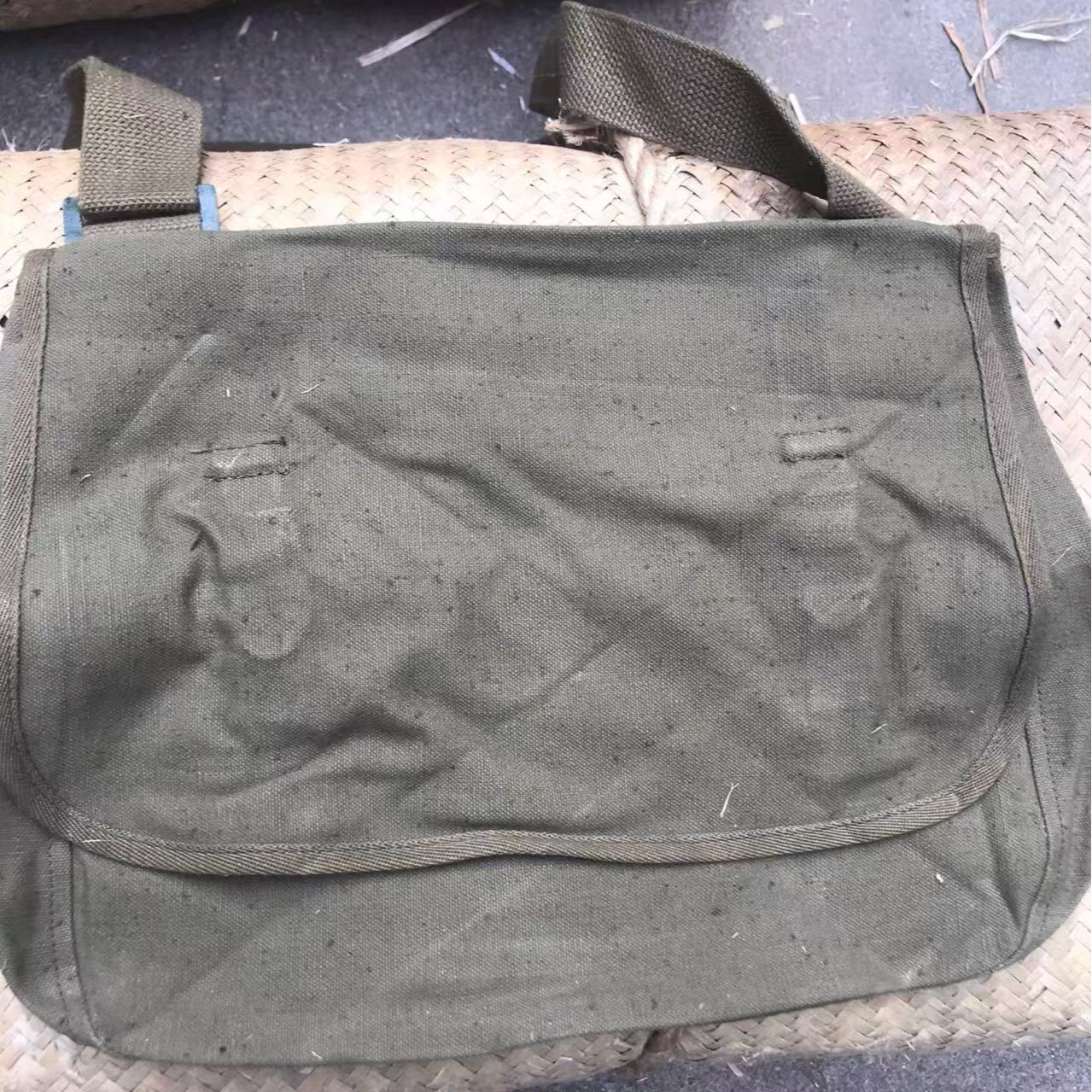 土色 单肩包 斜挎 土黄（绿色）色挂包