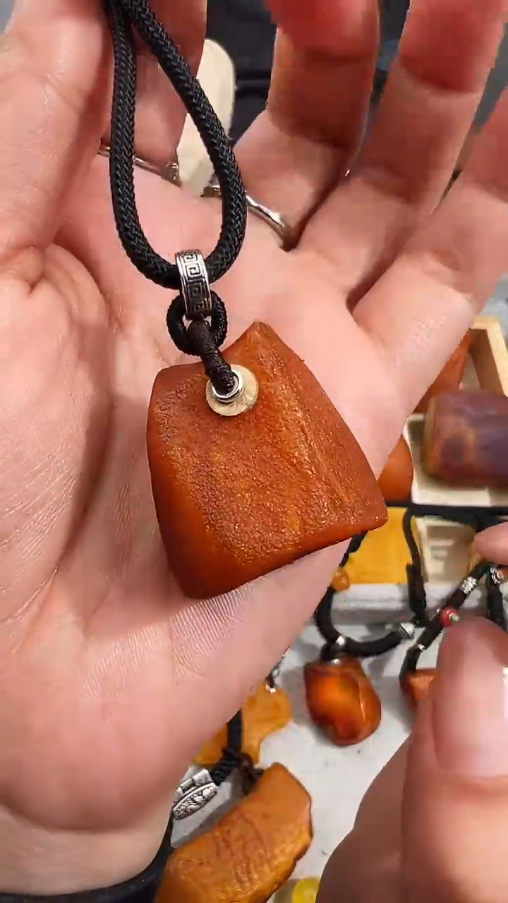 【闪购商品】蜜蜡裸石未镶嵌似玉