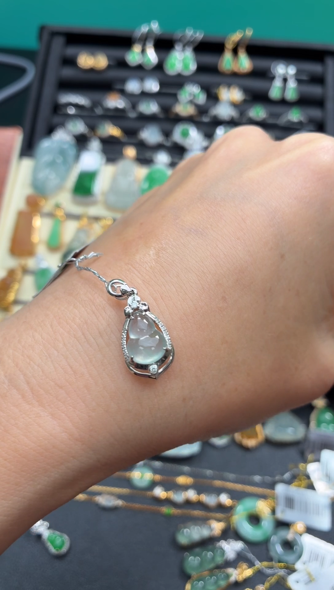 翡翠18K金镶嵌颈饰天然翡翠A货