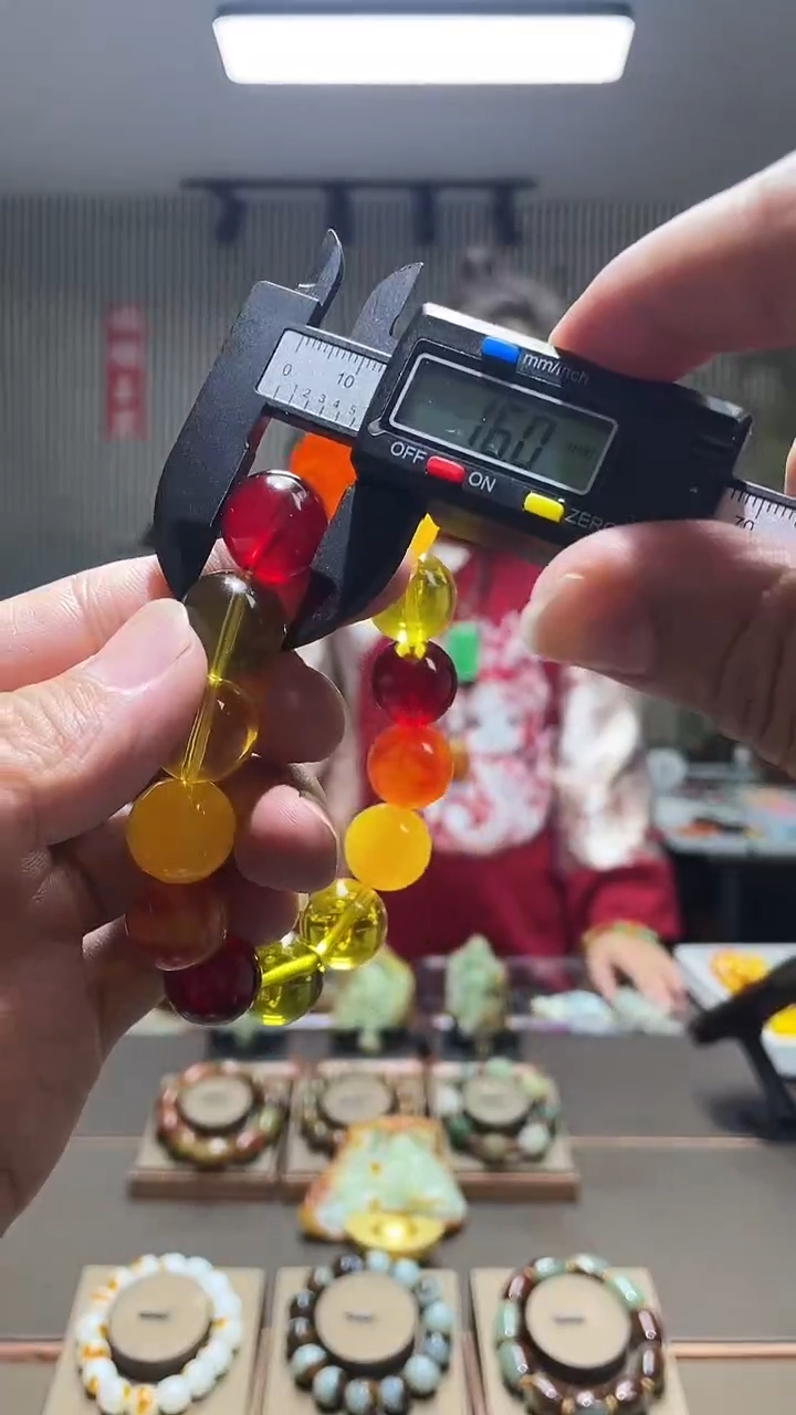 【闪购商品】琥珀裸石未镶嵌多样性发货任意一件