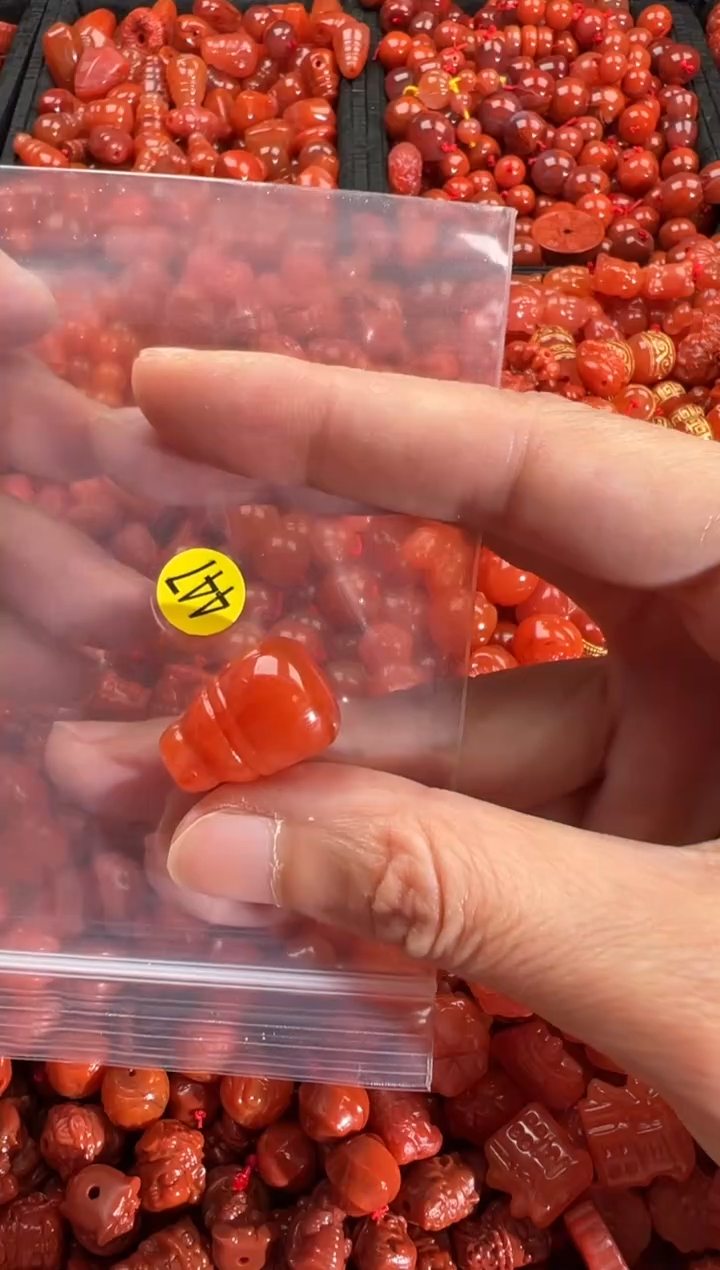 【闪购商品】南红玛瑙颈饰未镶嵌1