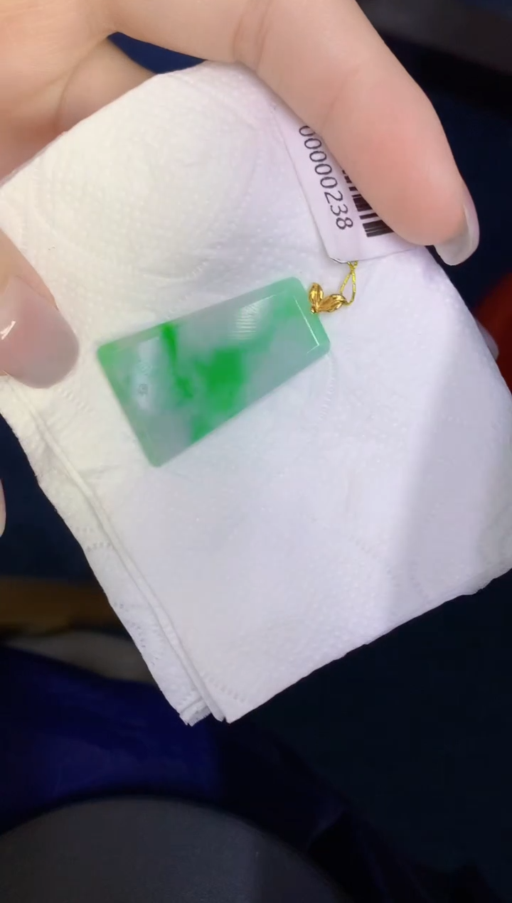 颈饰18K金镶嵌翡翠缅甸天然翡翠A货