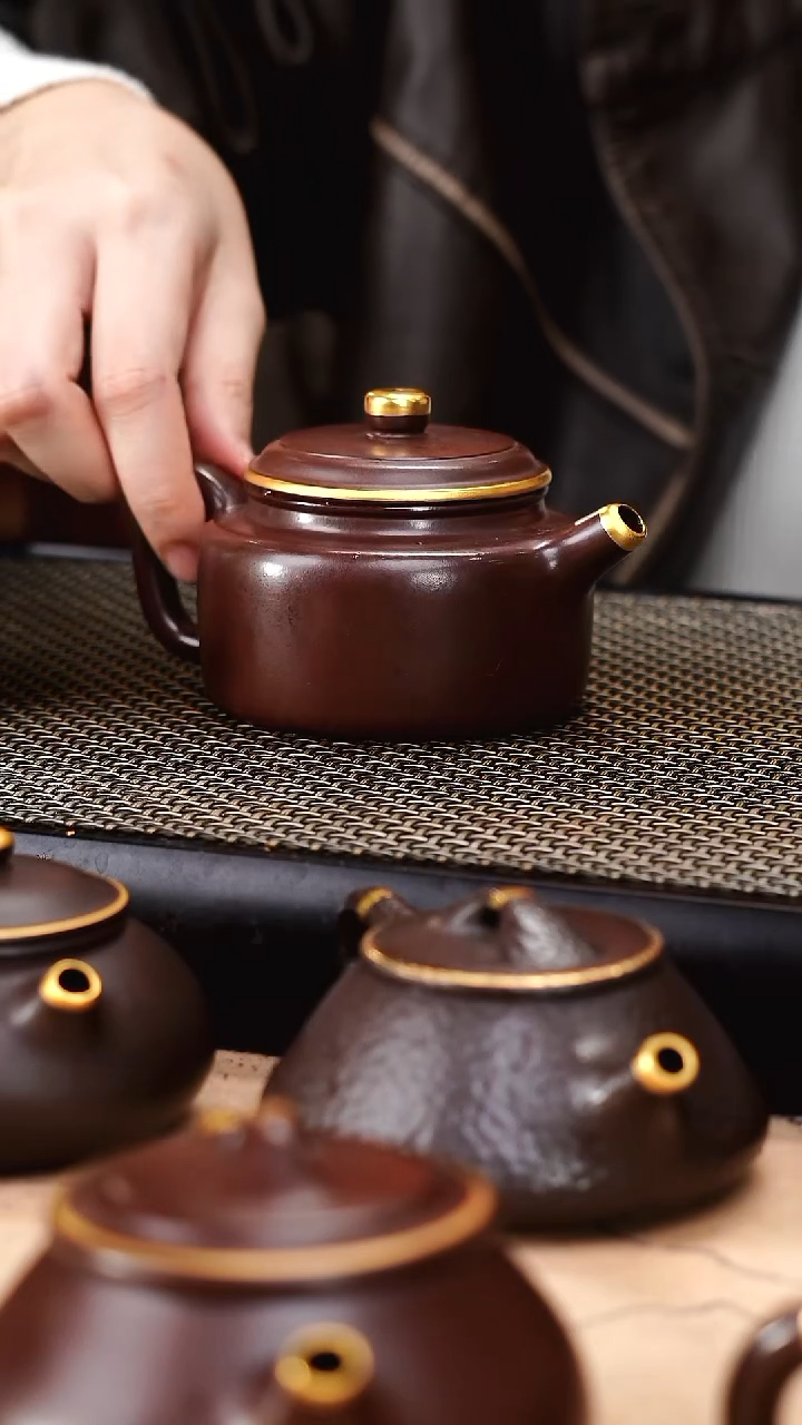 茶壶紫砂四号井茄皮紫泥描金薄胎德钟160cc