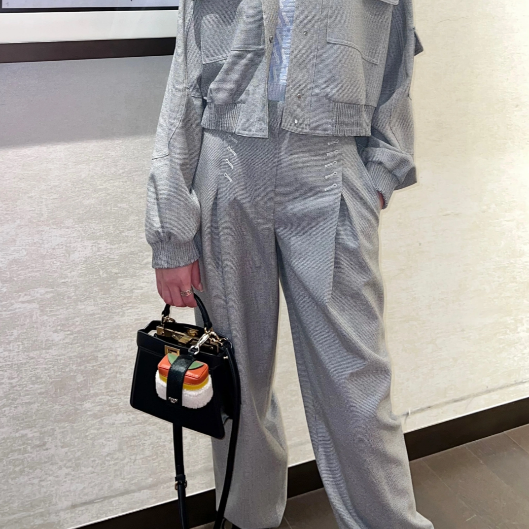 全新未使用 FENDI/芬迪 小格纹休闲裤/42码