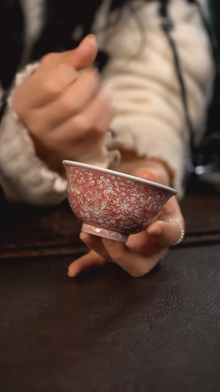 【闪购商品】杯贵红窑釉里红万花大撇口杯