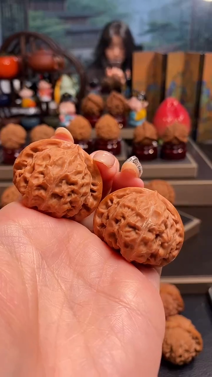 【闪购商品】文玩核桃把件C 24宫灯39尺