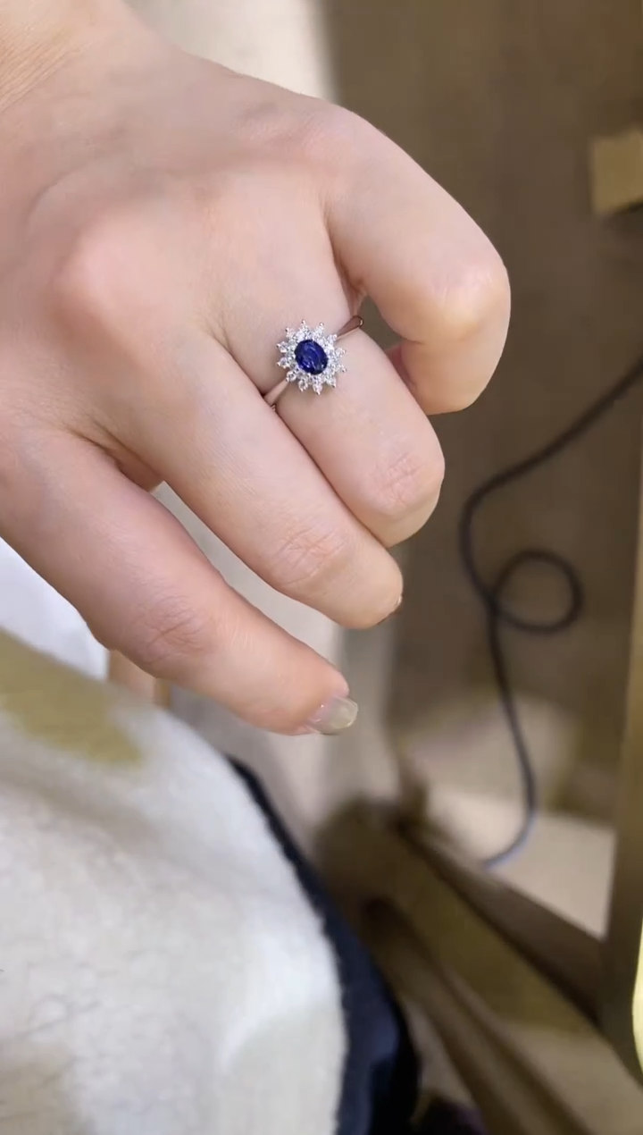 【闪购商品】蓝宝石戒指18K金镶嵌18K金蓝宝石钻石戒指