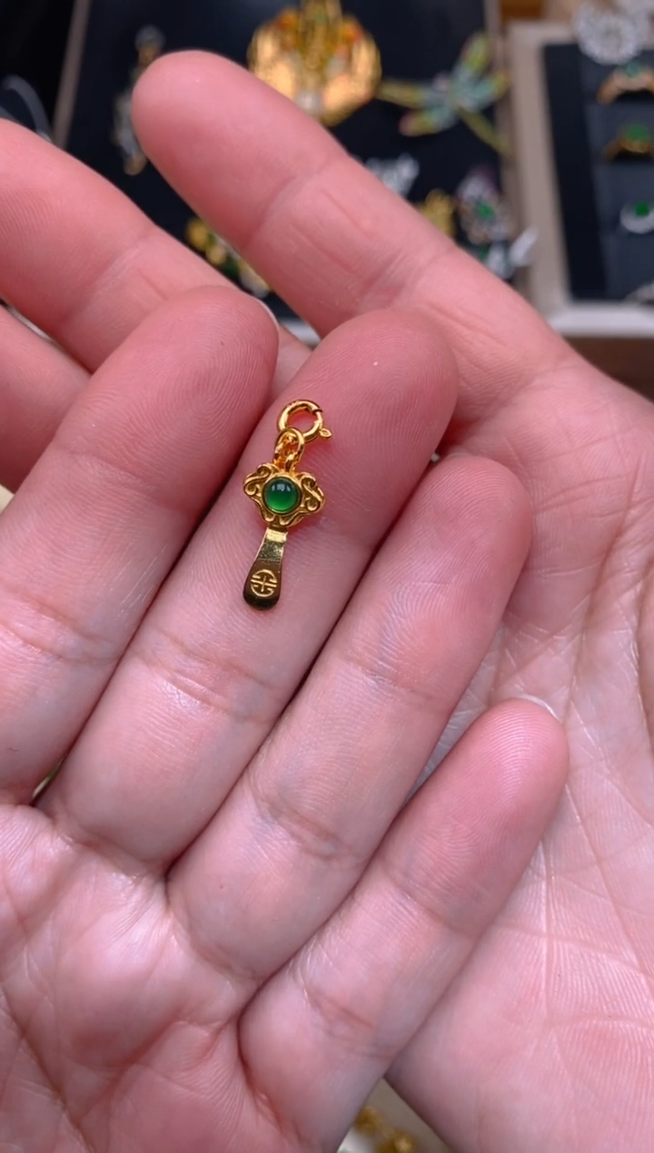 【闪购商品】翡翠吊坠(不含链)银S925镶嵌万能扣