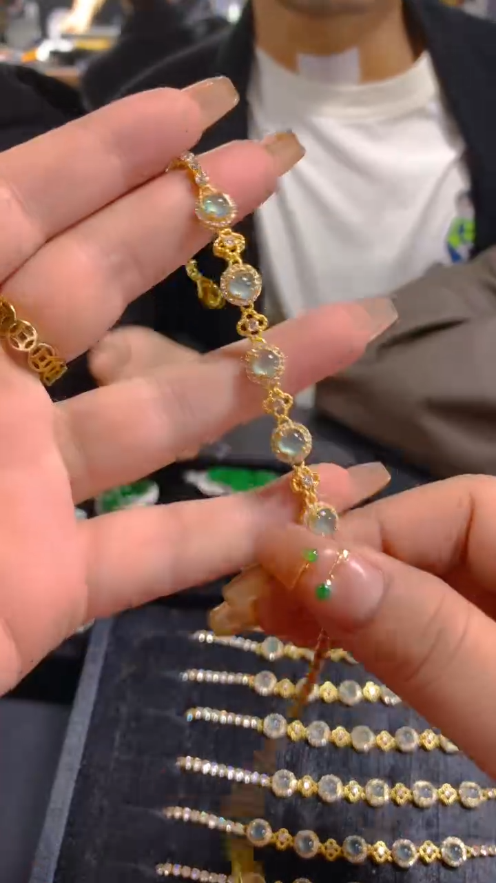 【闪购商品】翡翠手链未镶嵌0649247718多样性发一