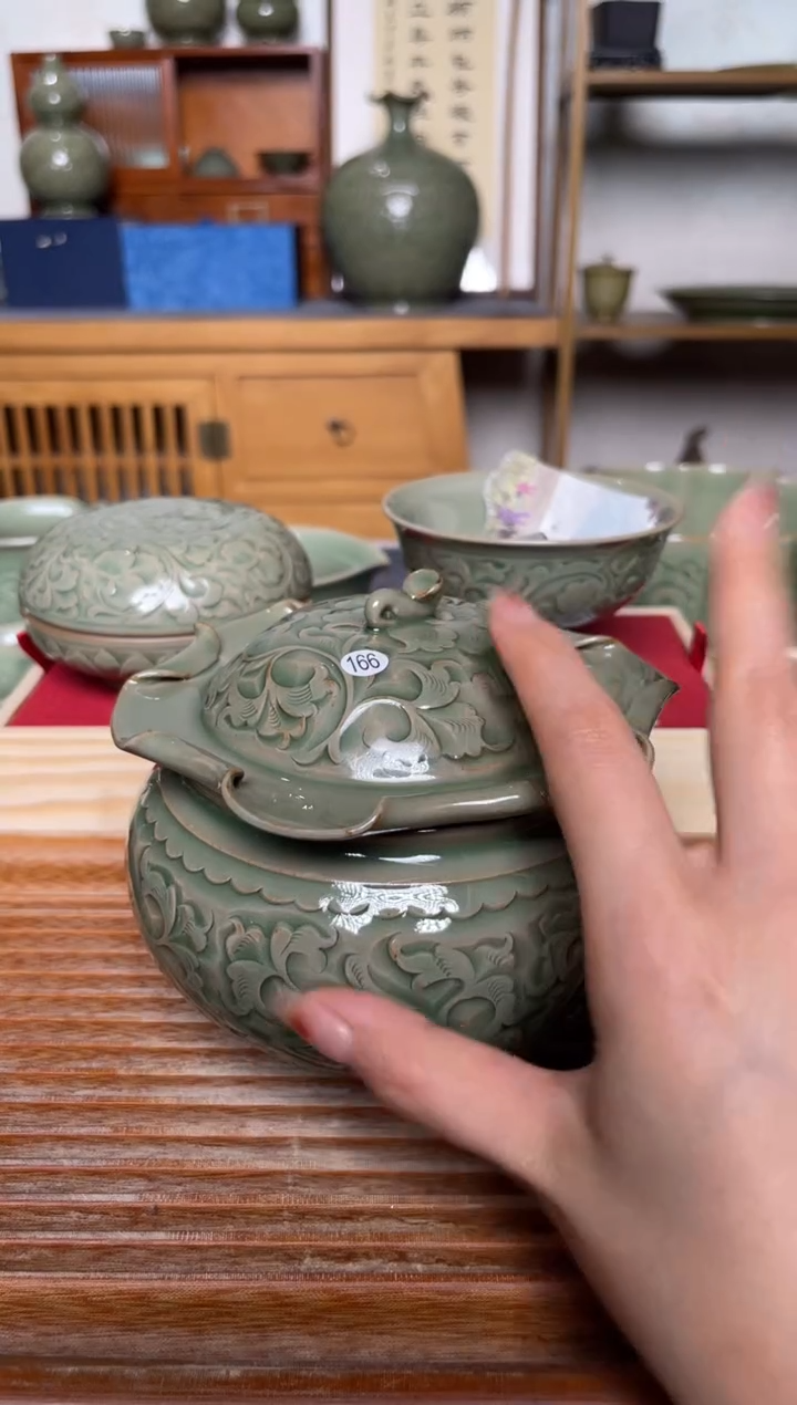 【闪购商品】其他166王晓娜 纯手工秘色凤穿牡丹茶叶罐