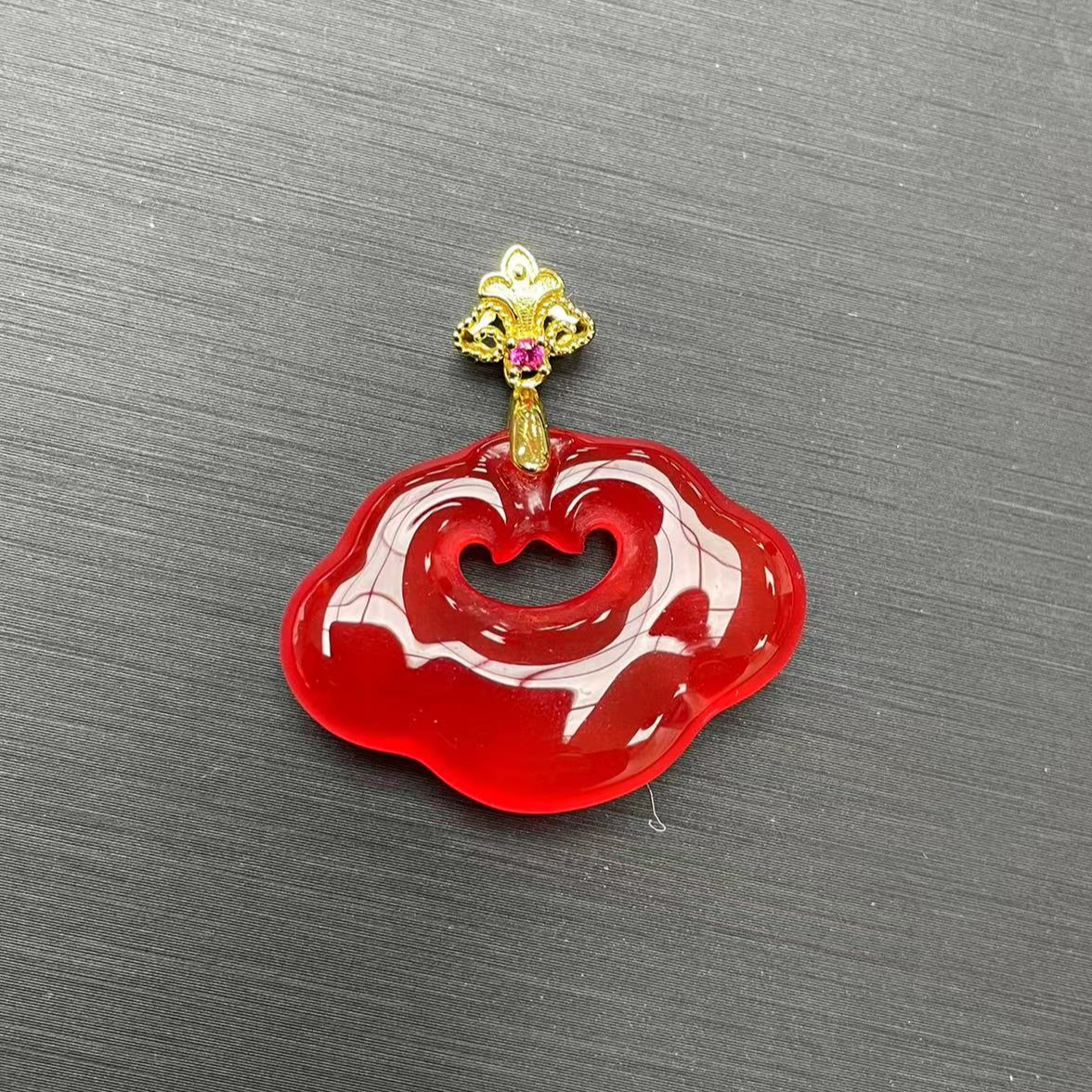 精选冰底红景天祥云锁玛瑙吊坠优雅气质百搭款多样性发其一