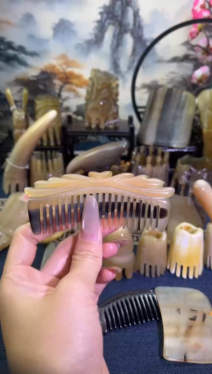 国内老白水精雕包包梳