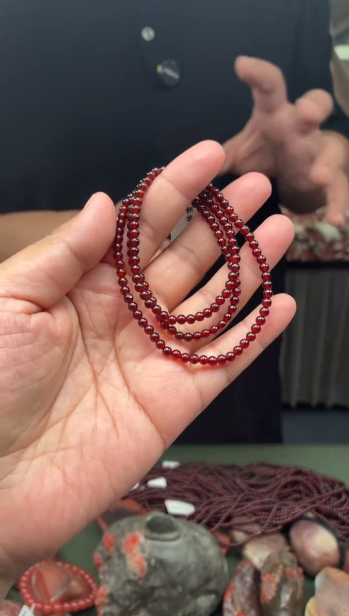 未镶嵌手链石榴石三圈手串一条约3mm+多样性发货