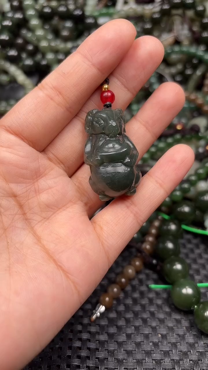 颈饰未镶嵌和田玉1