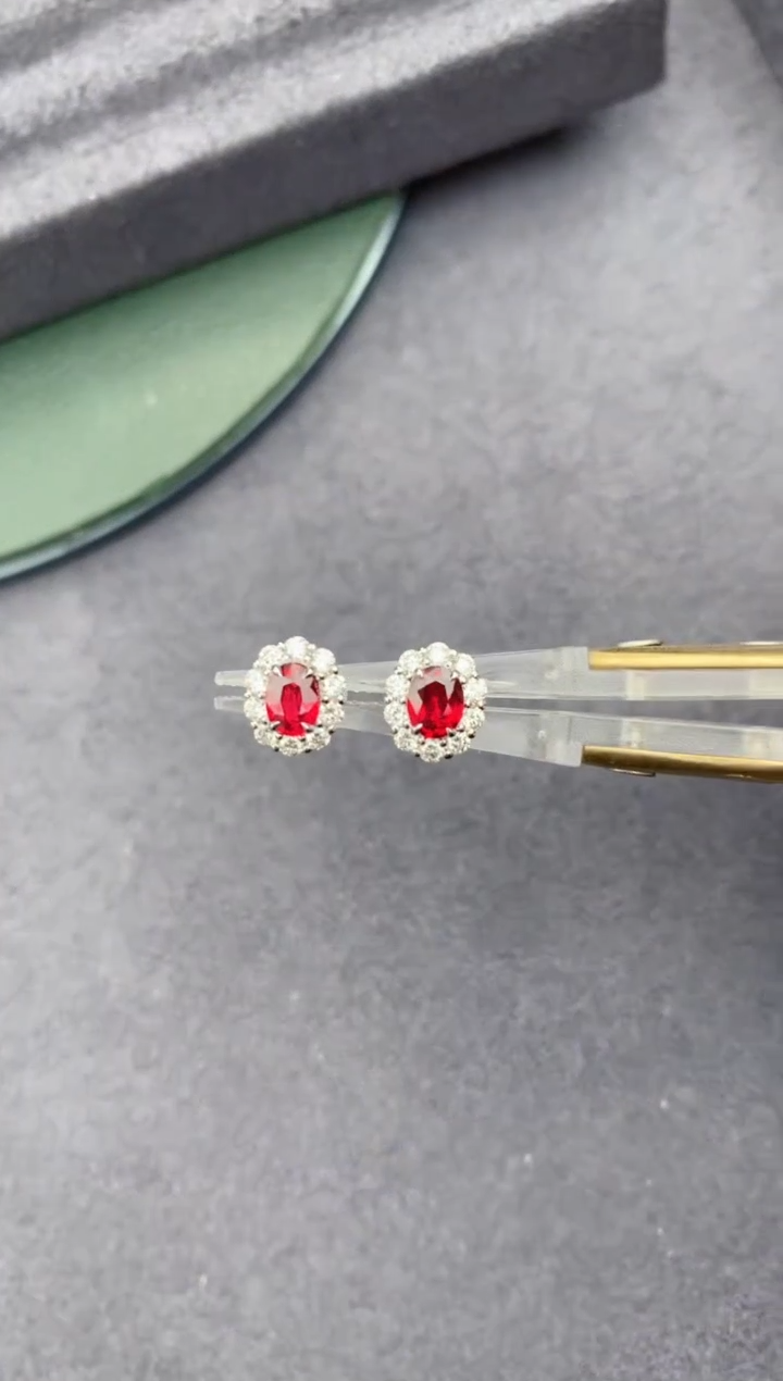 【闪购商品】红宝石耳饰18K金镶嵌60分 红宝石耳钉