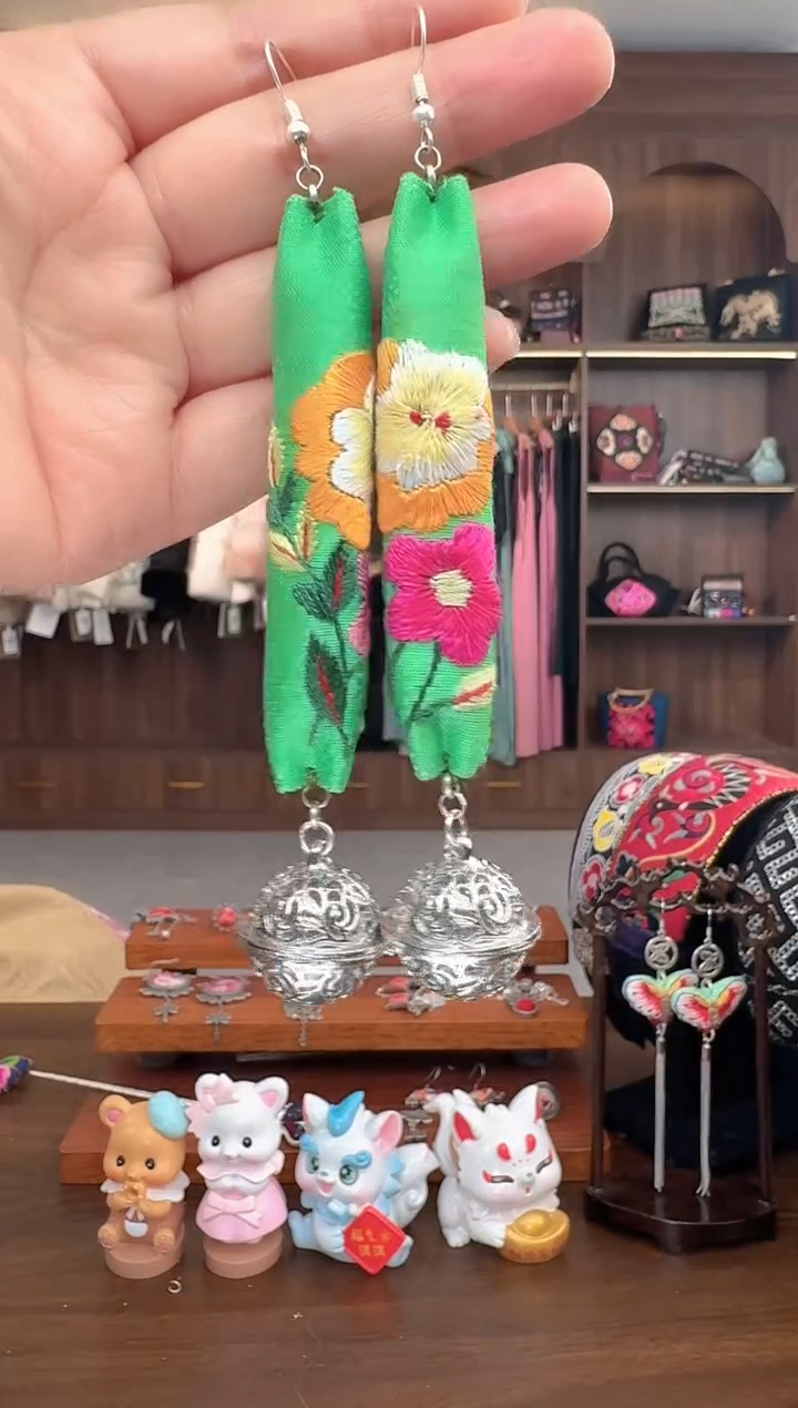 【闪购商品】织绣扶光苗绣传承28