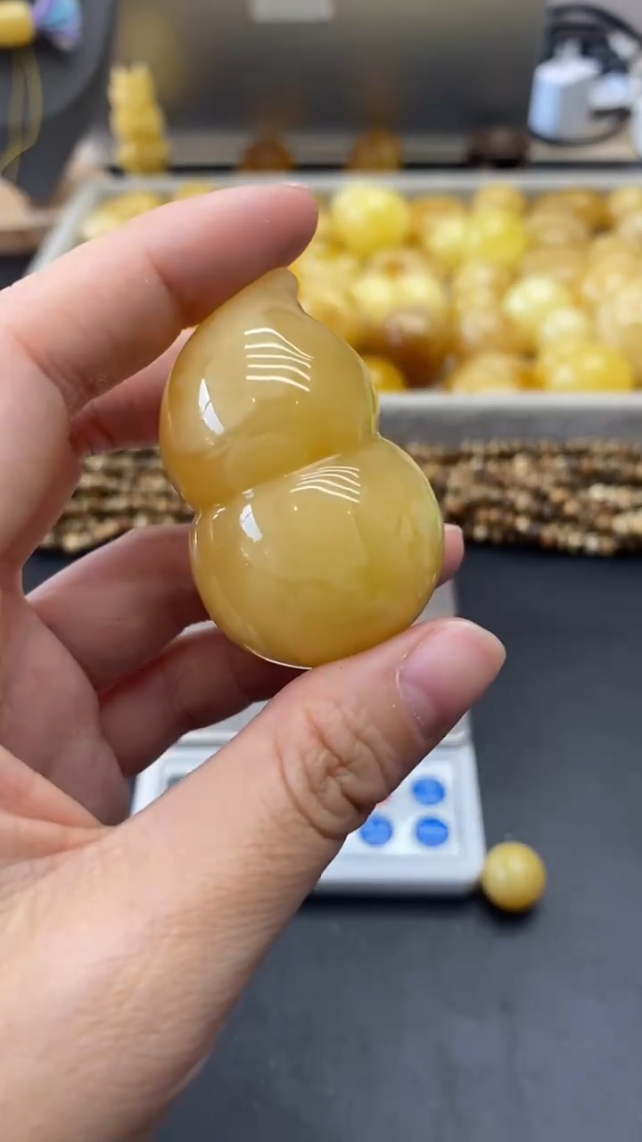 琥珀未镶嵌珠宝奇石1438