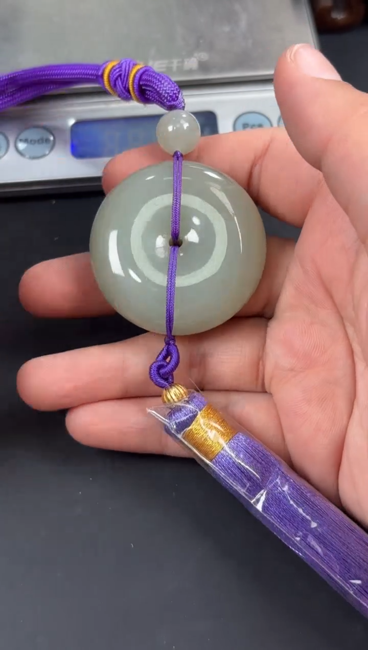 和田玉未镶嵌吊坠(赠链)且末微色差近矿平安扣