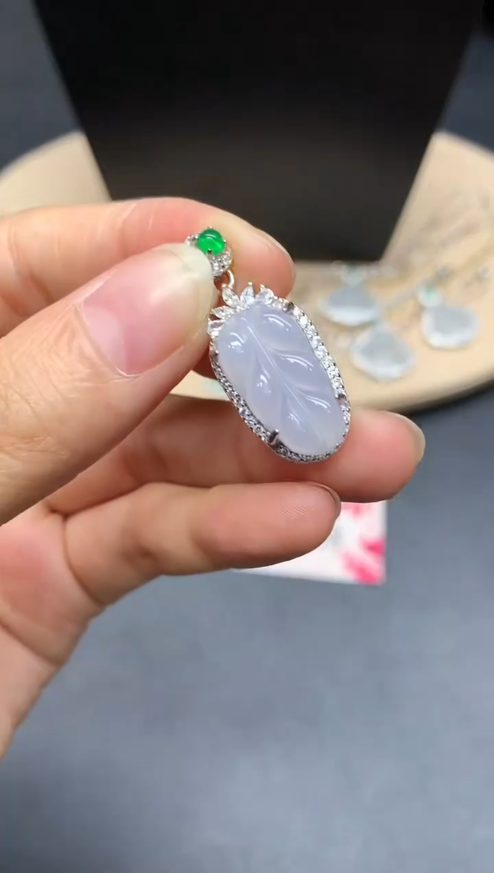 【闪购商品】翡翠吊坠(不含链)银S925镶嵌叶子【无服务费】