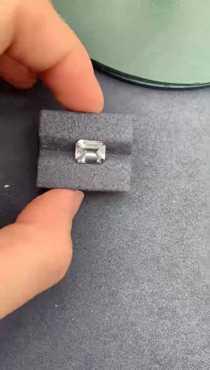 【闪购商品】绿柱石裸石未镶嵌2ct 白色绿柱石