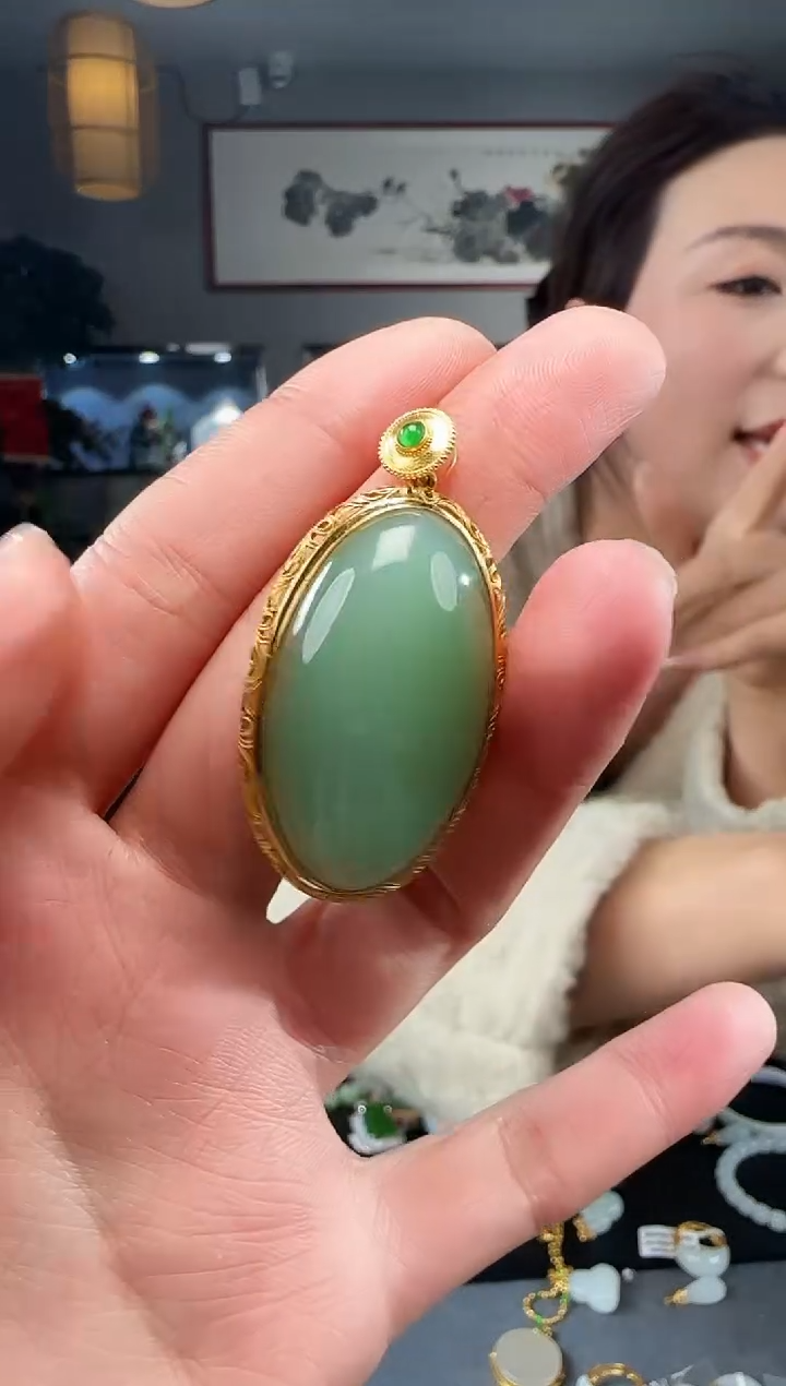 【闪购商品】和田玉吊坠(不含链)18K金镶嵌1