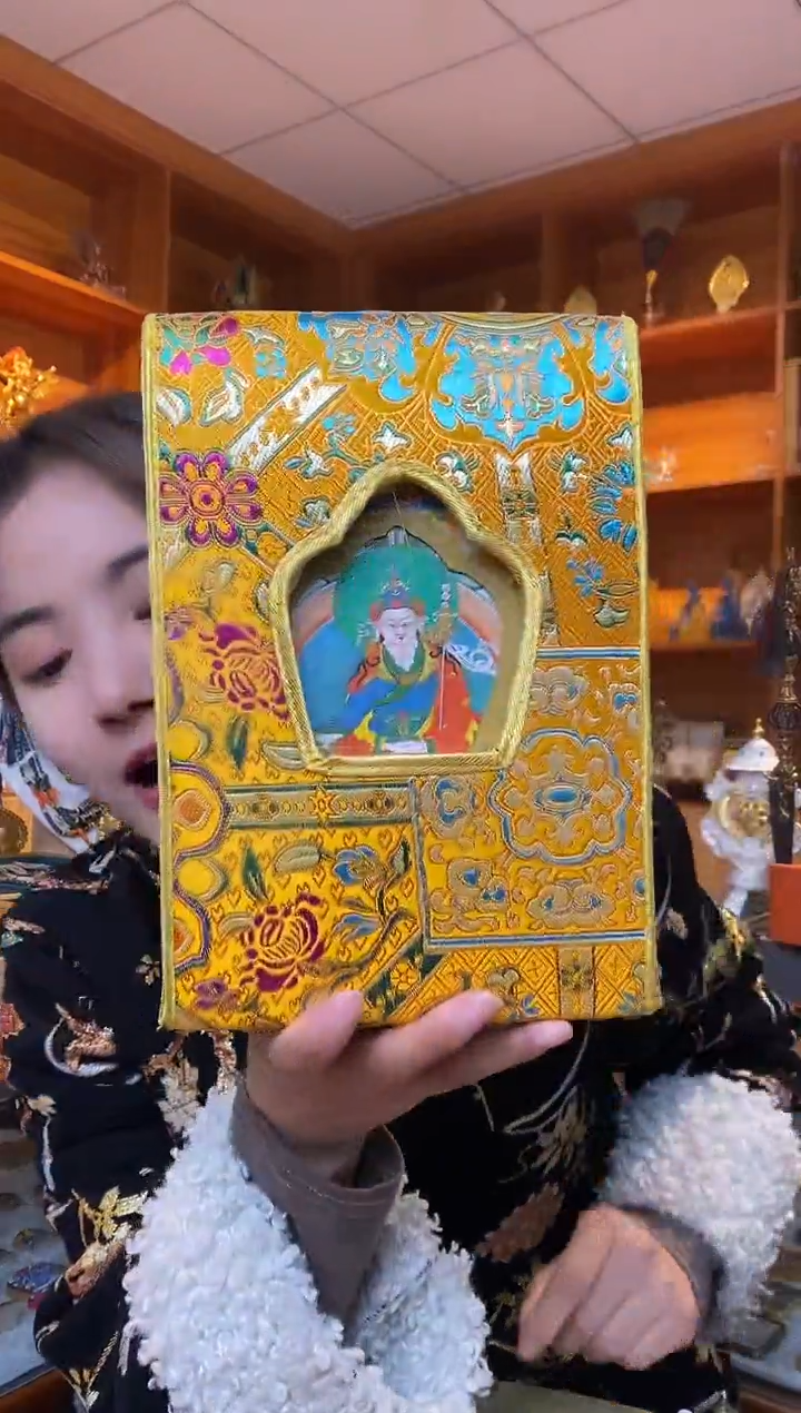 【闪购商品】泥塑莲师-与实物略有差异介意者慎拍