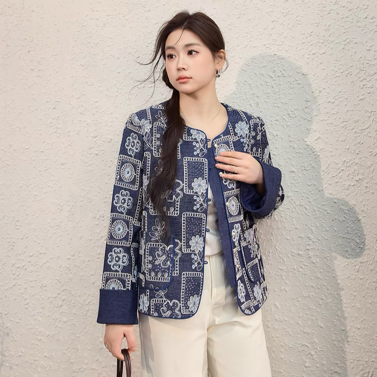 大码女装新中式重工绣花牛仔外套2025春新款宽松显瘦气质上衣