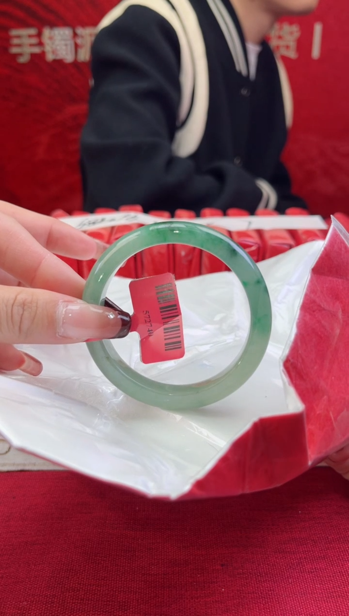【闪购商品】翡翠手镯未镶嵌1翡翠手镯