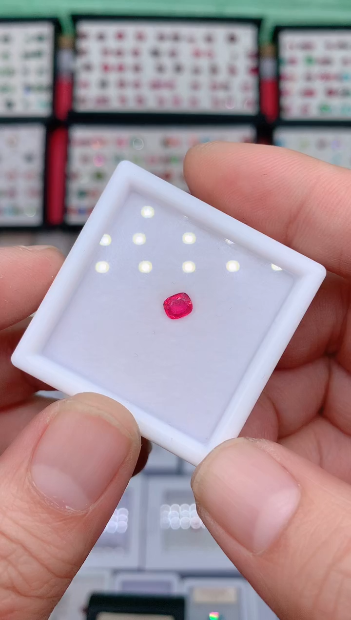 裸石尖晶石0.48ct绝地