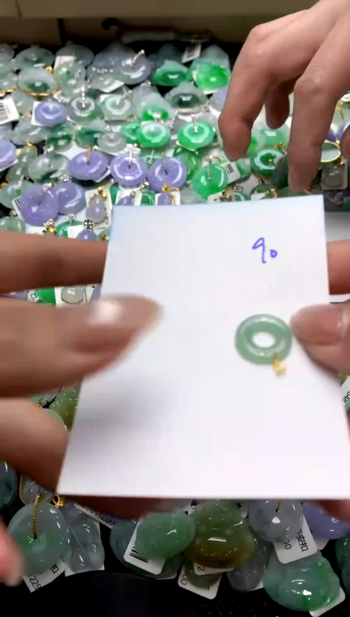 【闪购商品】翡翠颈饰18K金镶嵌1111111111