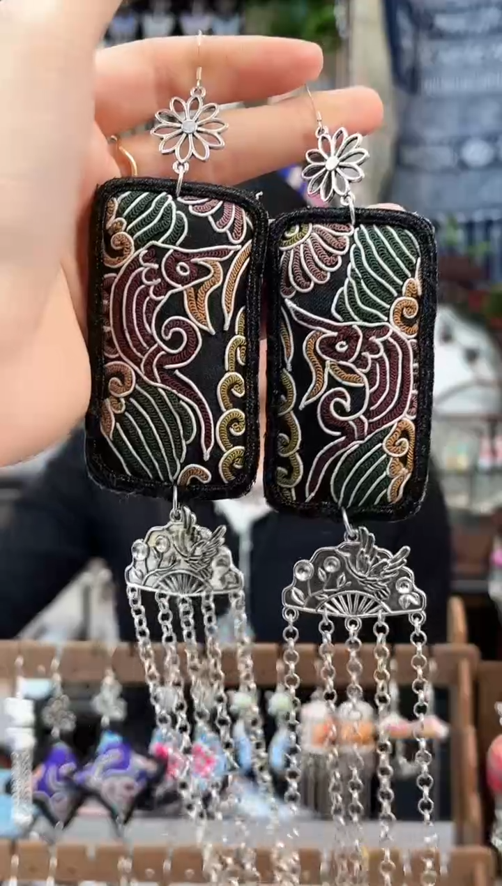 织绣民族风非遗老绣饰品524